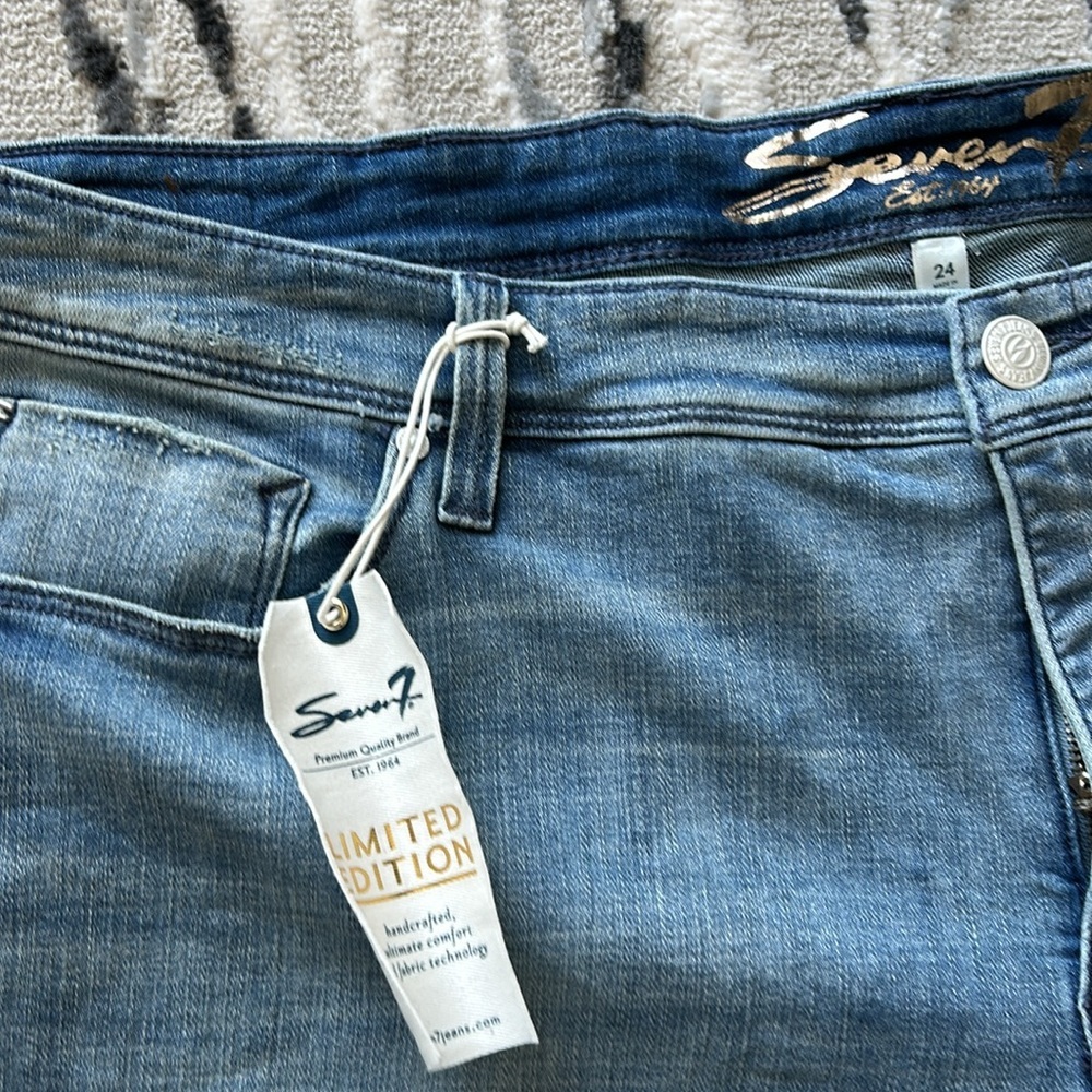 Seven7 NWT High Rise Skinny Crop jeans PLUS SIZE 24 limited edition - Picture 6 of 8